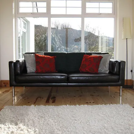 Ard Na Mara Holiday Cottage. *
